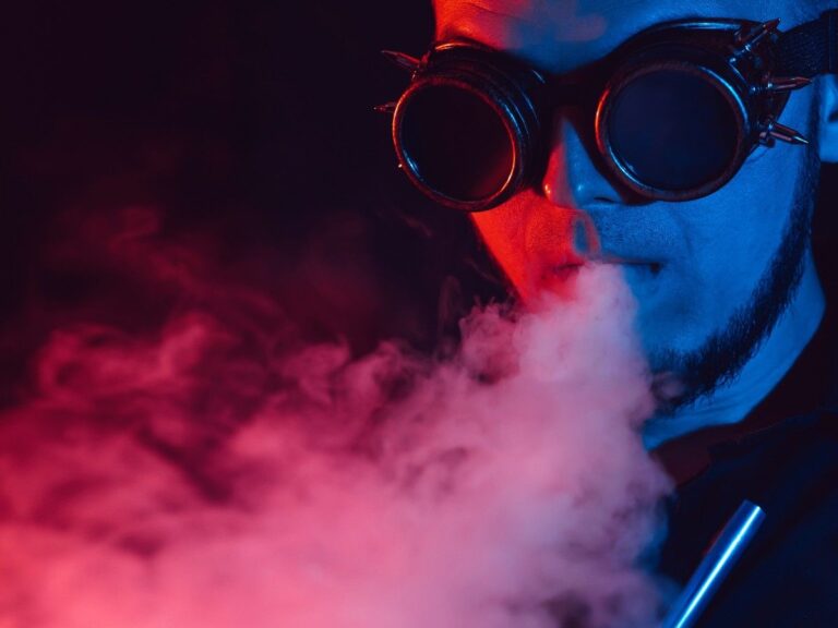 Can You Take a Glass Pipe on an Airplane?